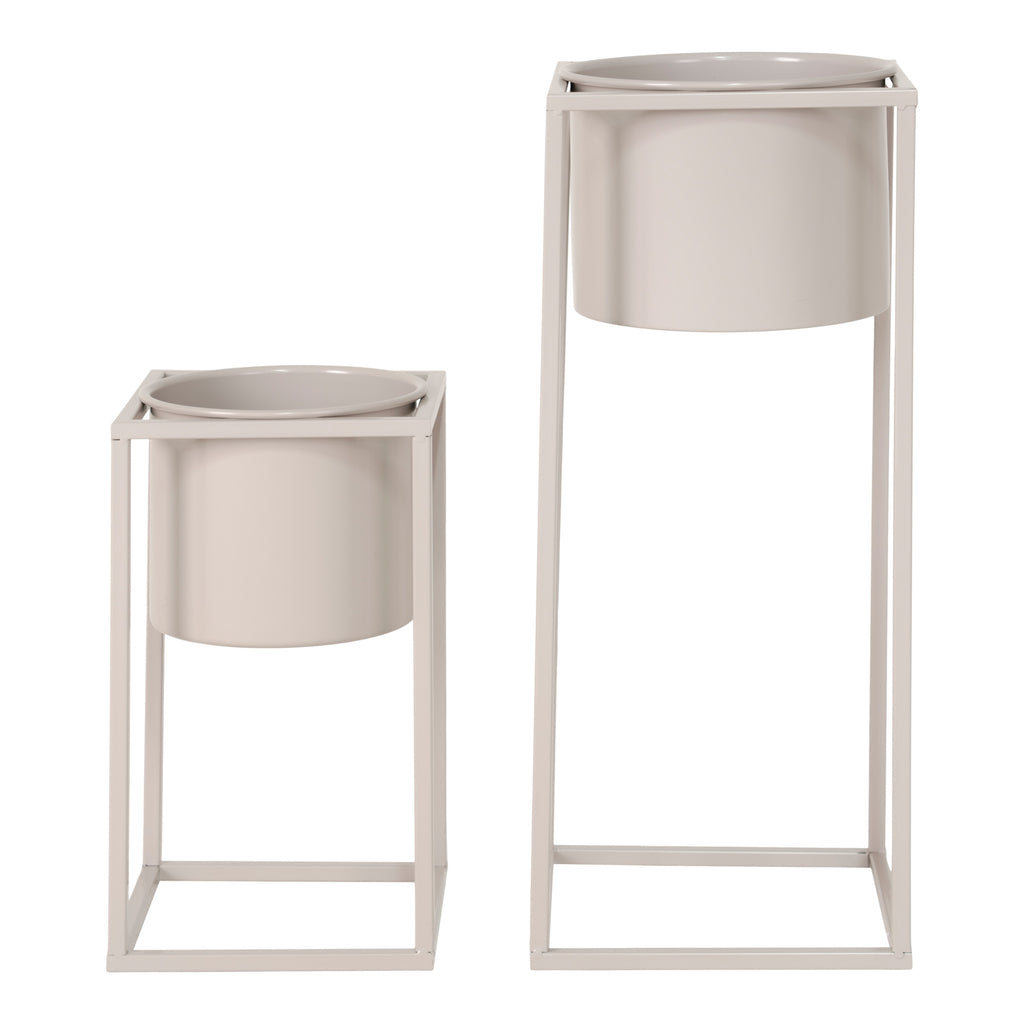 2 flowerpots