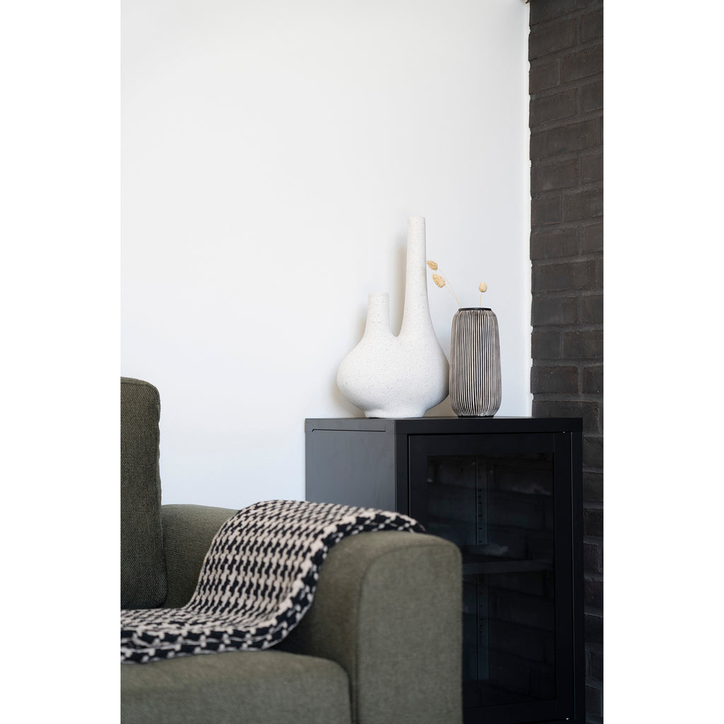 Vase in ceramic white