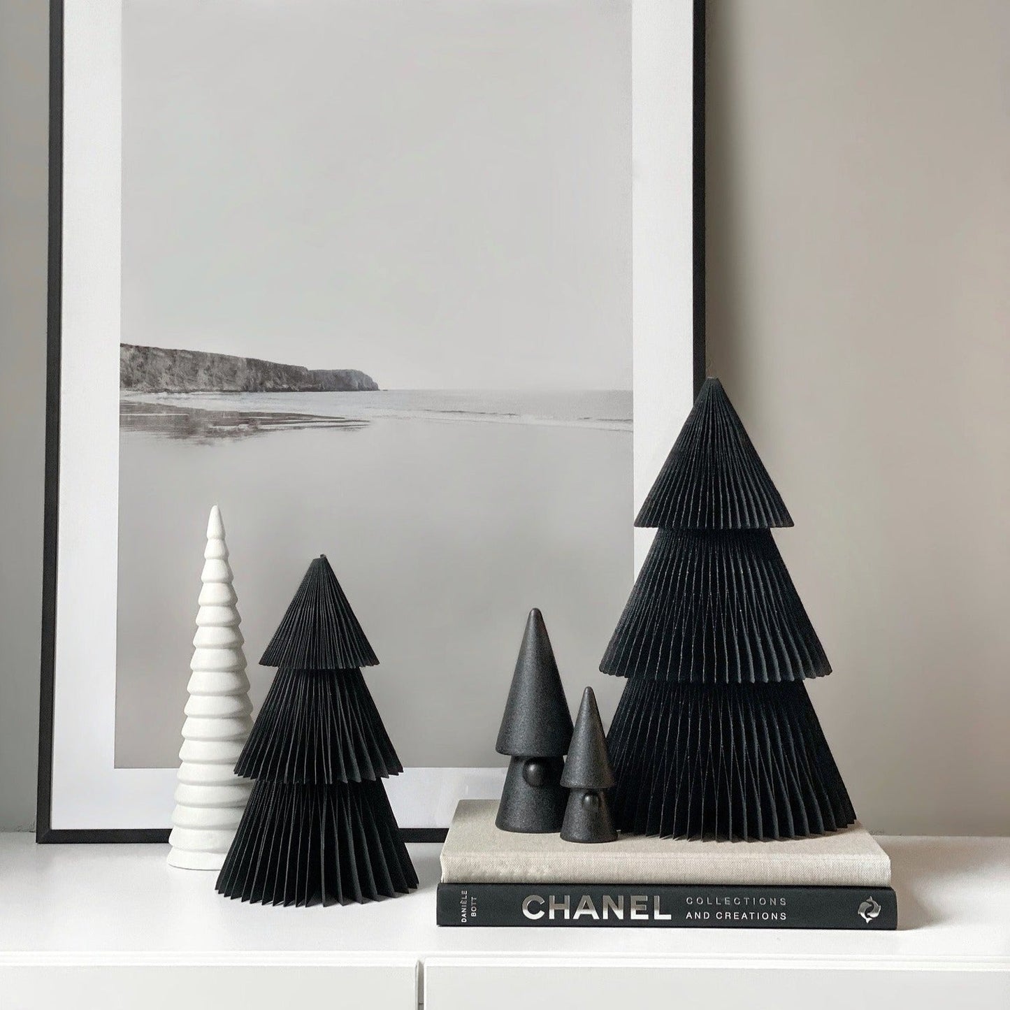 Small Santa tree Black -housewolf-3452- Housewolf